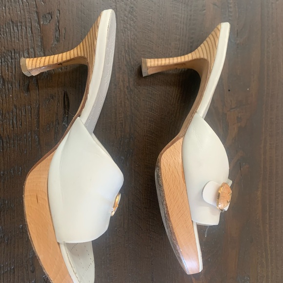 Chanel white sandals size 37 - Picture 5 of 8